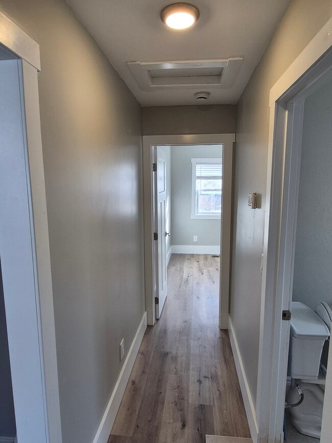 Building Photo - 509 Swan St