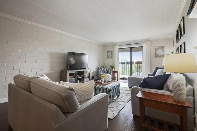 Building Photo - 175 Quincy Shore Dr