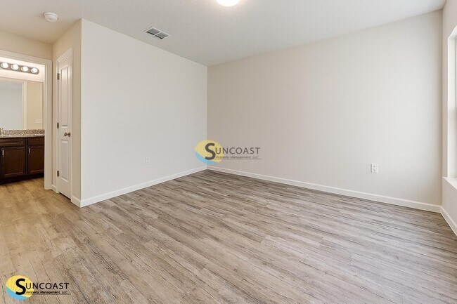 Building Photo - 1 Rosecroft Ln