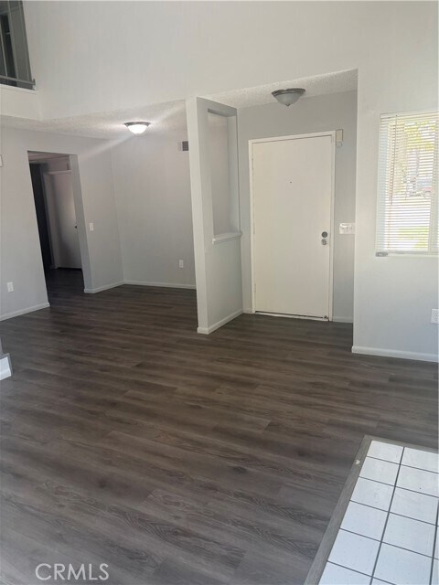 Building Photo - 7556 Villa Ave