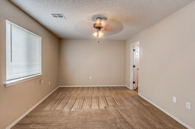 Building Photo - Beautiful 1 Story Property located in the Heart of Horizon City TX