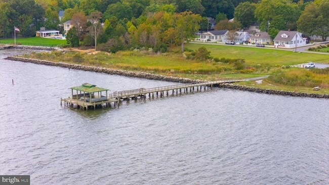 Building Photo - 1193 Maple Ave