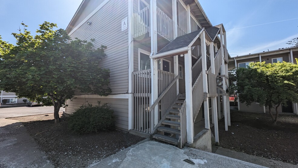 Building Photo - Salem Parkway Apartments