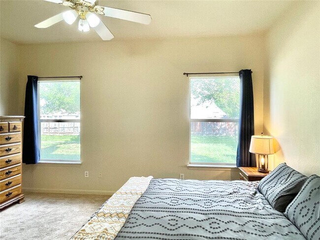 Building Photo - 207 Kates Way