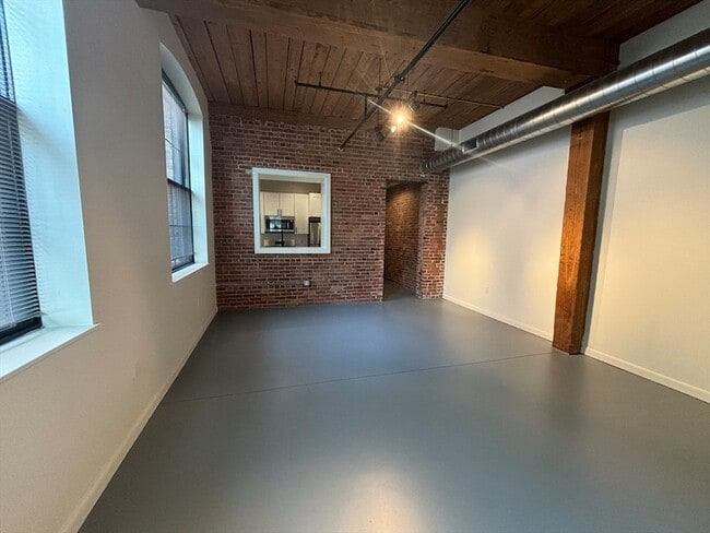 Building Photo - 88 Gerrish Ave