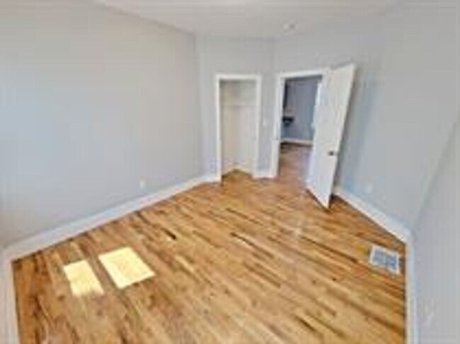 Building Photo - 39 Pinckney St
