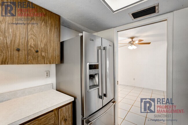 Building Photo - 1370 Palmwood Dr