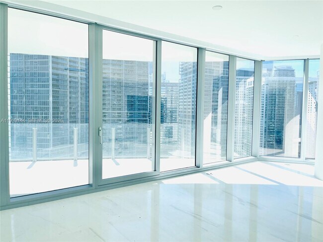 Building Photo - 300 Biscayne Blvd Way