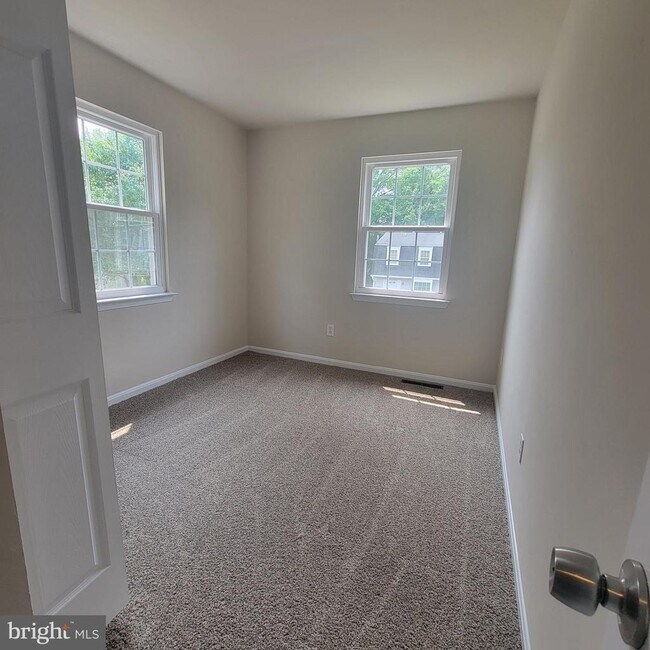 Building Photo - 3381 Ryon Ct