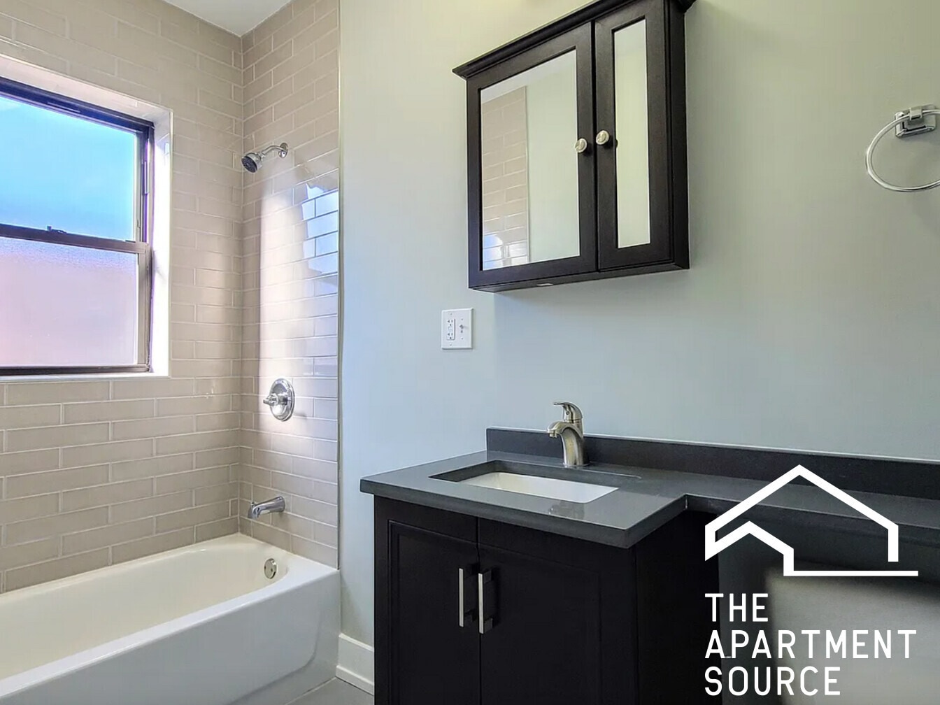 Building Photo - 849 W Cornelia Ave