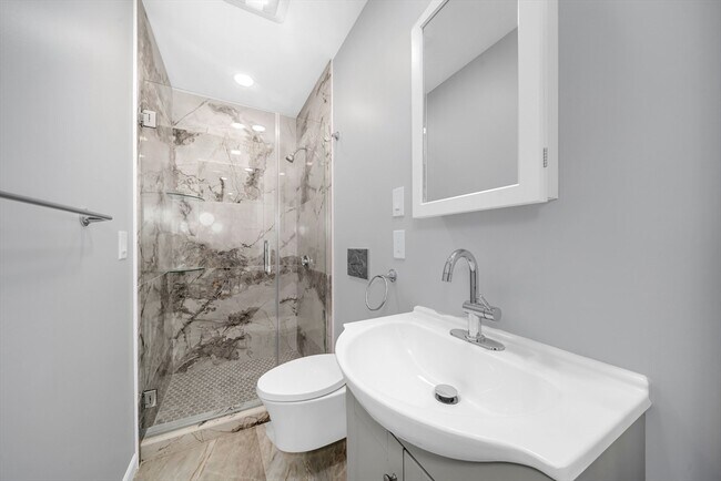 Building Photo - 28 Richardson Ave