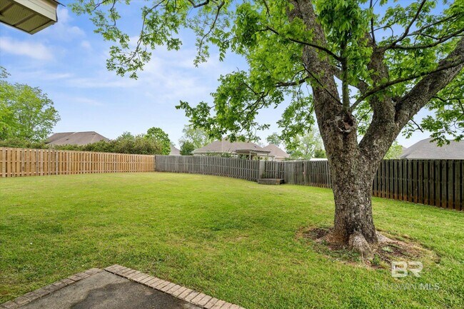 Building Photo - 8795 Bainbridge Dr