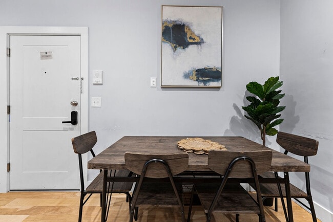 Building Photo - 1011 Bennington St