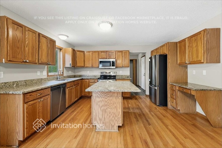 Building Photo - 10322 Kali Ave NE