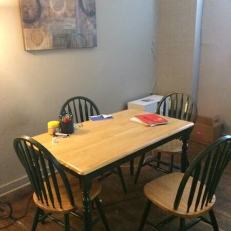 Building Photo - 1616 Clinch