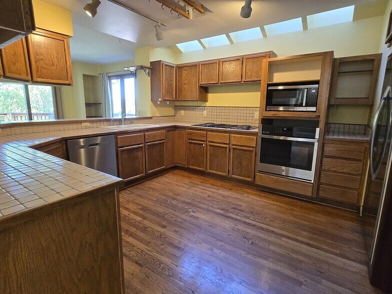 Building Photo - 1709 Edwards Ct