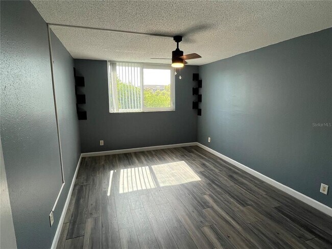 Building Photo - 2630 Coconut Bay Ln