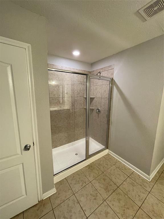 Building Photo - 15827 Copper Oak Ln
