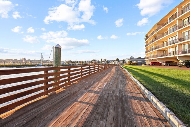 Building Photo - 100 Seaview Ave