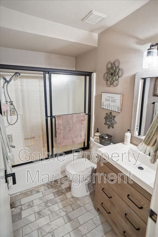 Building Photo - 20305 Rue Crevier