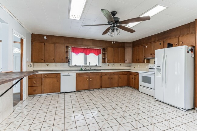 Building Photo - Single home in Methacton School District For Rent