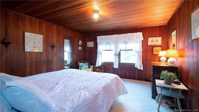 Building Photo - 106 E Shore Ave