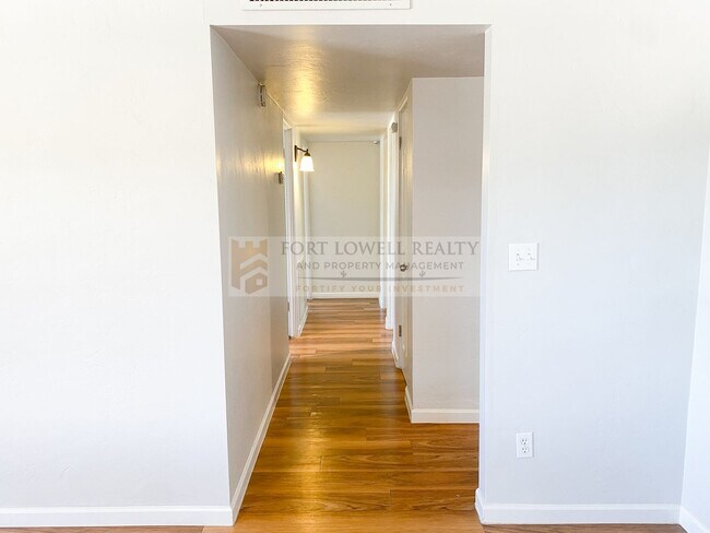 Building Photo - Beautiful 3 Bed, 2 Bath with Pool!! NO HOA!!! (Available on 05/01/26)