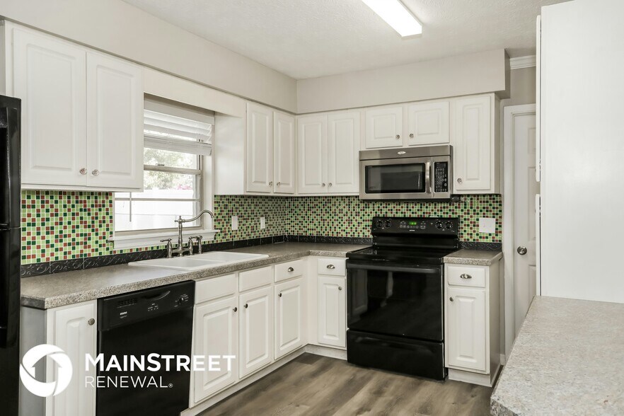 Building Photo - 8371 Fury Dr