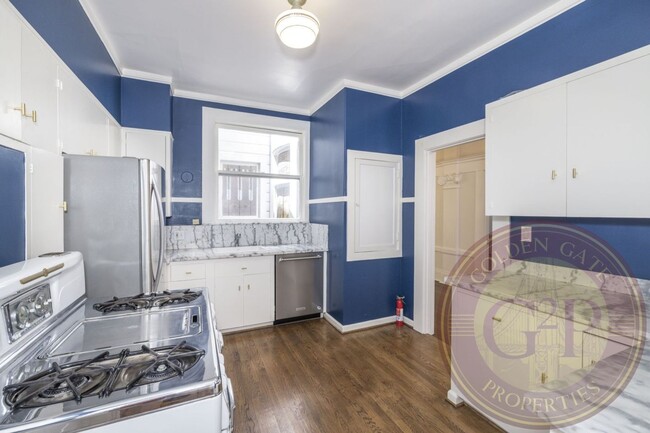 Building Photo - Nob Hill - 2 BR, 2 BA Condo 1,630 Sq. Ft. ...