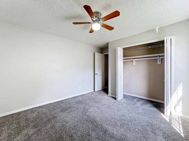 Building Photo - Discover your peaceful retreat in Wekiwa Woods!