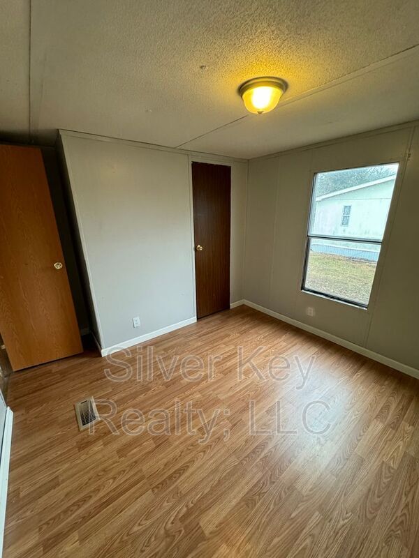 Building Photo - 270 Co Rd 213