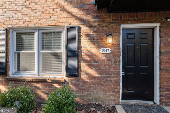 Building Photo - 3027 Spruce Cir