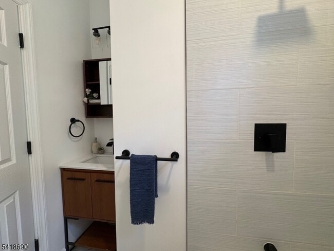 Building Photo - 456 Harrison St