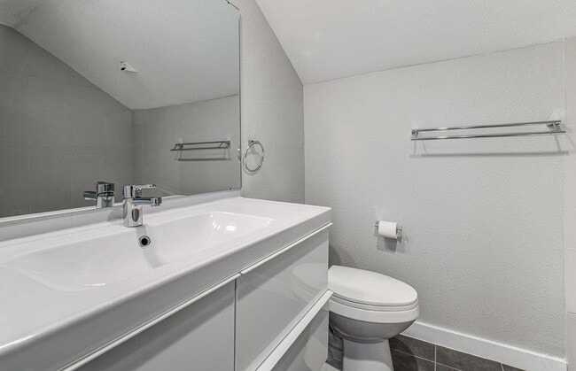 Building Photo - 6607 Capriola Dr