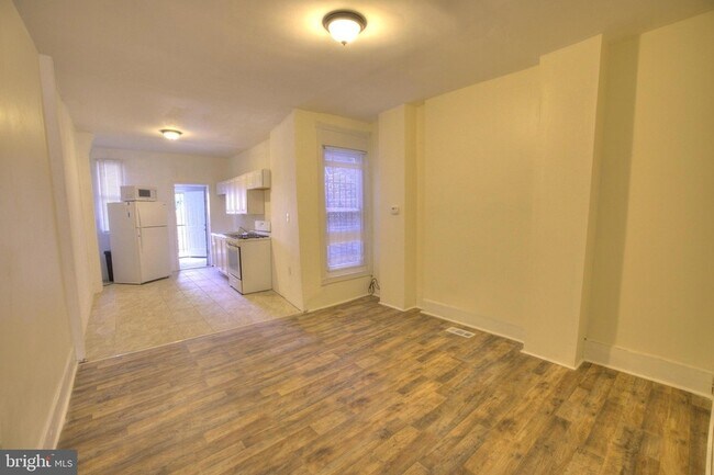 Building Photo - 2540 Greenmount Ave