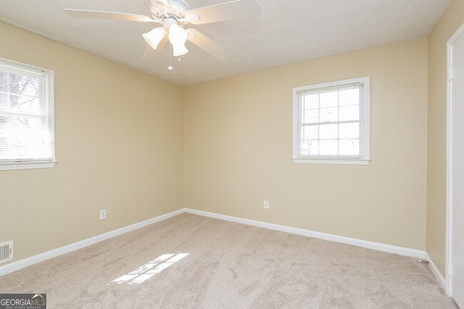 Building Photo - 6471 Chickasaw Dr
