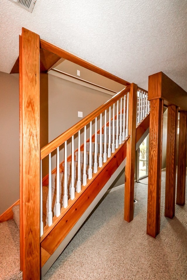 Building Photo - Beautiful 4 Bedroom, 3 Bath home. It has a 2 car garage plus a 1 car carport.  Stay warm in the w...