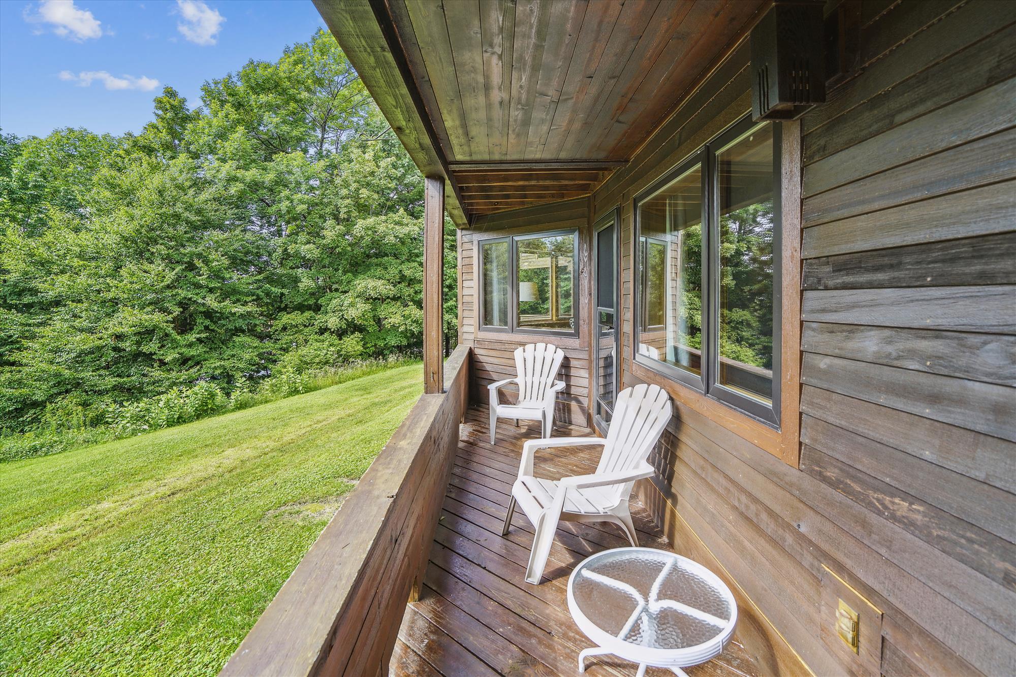 Building Photo - 768 E Mountain Rd