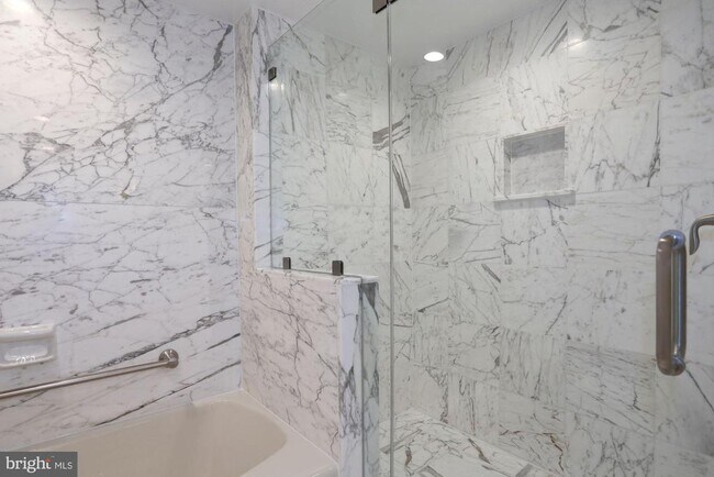 Building Photo - 1101 S Arlington Ridge Rd