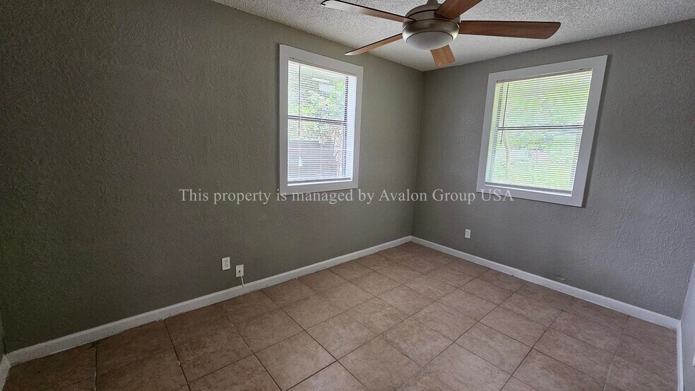 Building Photo - 7007 Oakwood Dr