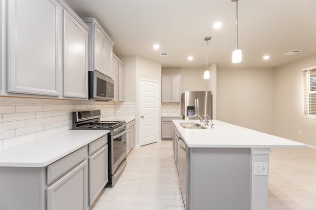 Building Photo - 18484 Sunrise Maple Dr