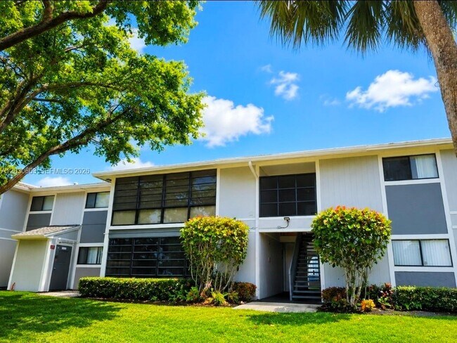 Building Photo - 9707 Hammocks Blvd