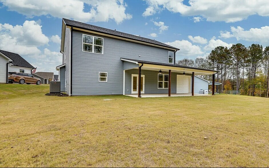 Building Photo - 213 Legacy Ln