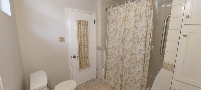 Building Photo - 2055 Alta Pasa Dr