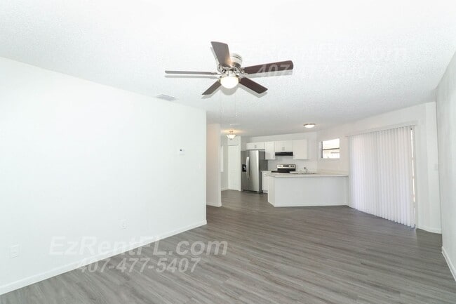 Building Photo - Summer Special! Charming 2 Bed/2 Bath Vill...