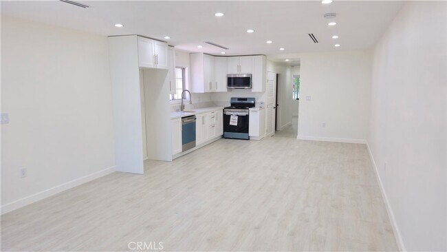 Building Photo - 11623 Paso Robles Ave