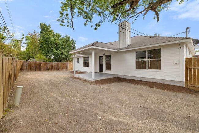 Building Photo - 1006 Cottonbowl Dr