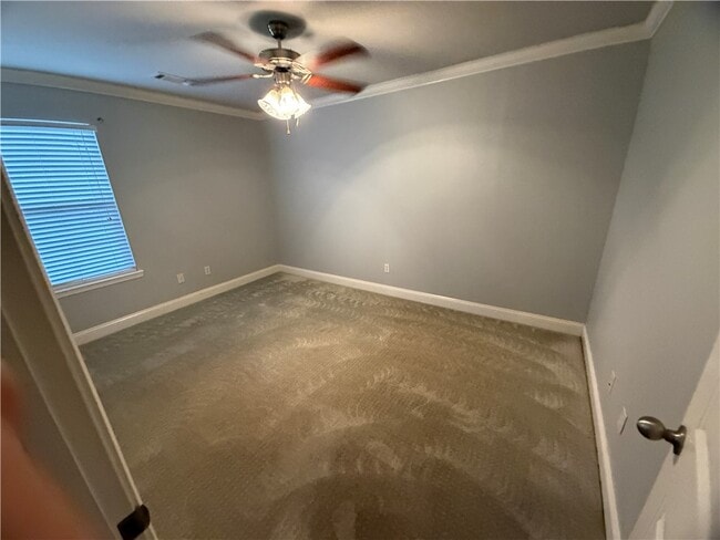 Building Photo - 1907 SW Stonegrove Rd