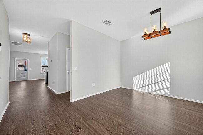 Building Photo - 5027 Brewcastle Ln