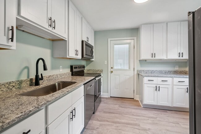 Building Photo - 3 Bedroom, 1 Bathroom Home in Durham